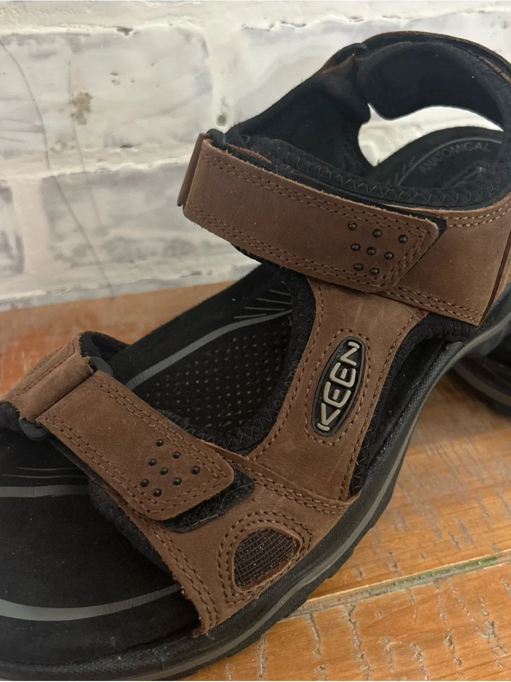 KEEN Rialto II 3 Point Sandals Men’s Size 10 Brown Black Outdoor Hiking